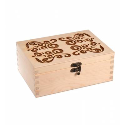 Drewniana skrzynka ażurowa...