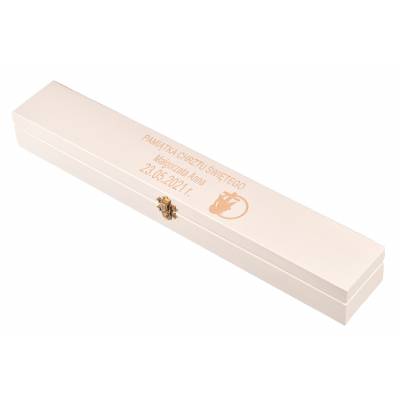 Białe drewniane pudełko na...