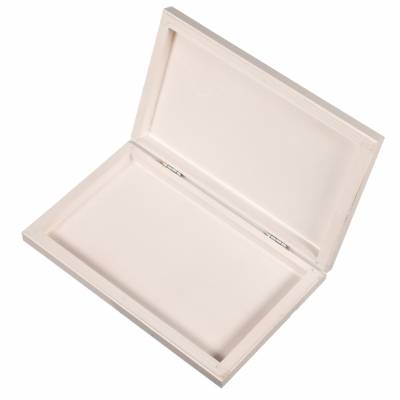 Białe drewniane pudełko...