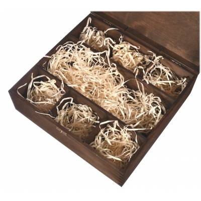 Brązowe drewniane pudełko...