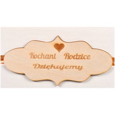 Biała skrzynka drewniana na...