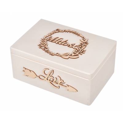 Drewniane białe pudełko z...