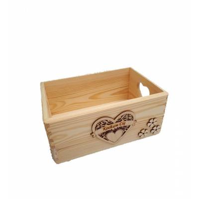 Skrzynka drewniana z sercem...