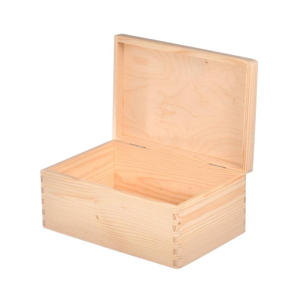 Drewniane pudełko z pokrywą...