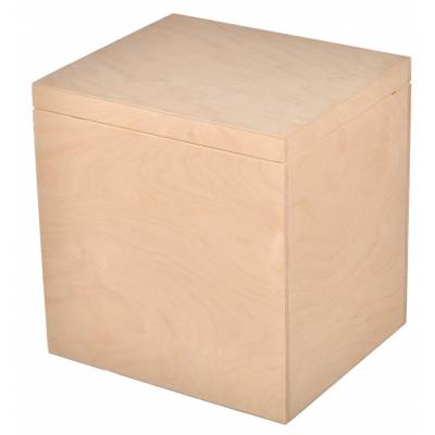 Drewniane pudełko z pokrywą...