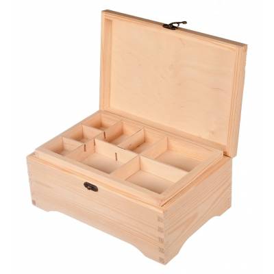 Drewniana szkatułka z...