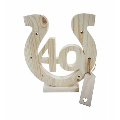 Drewniana podkowa na 40-ste...