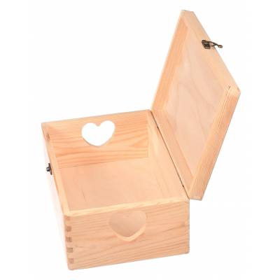 Pudełko drewniane z wiekiem...