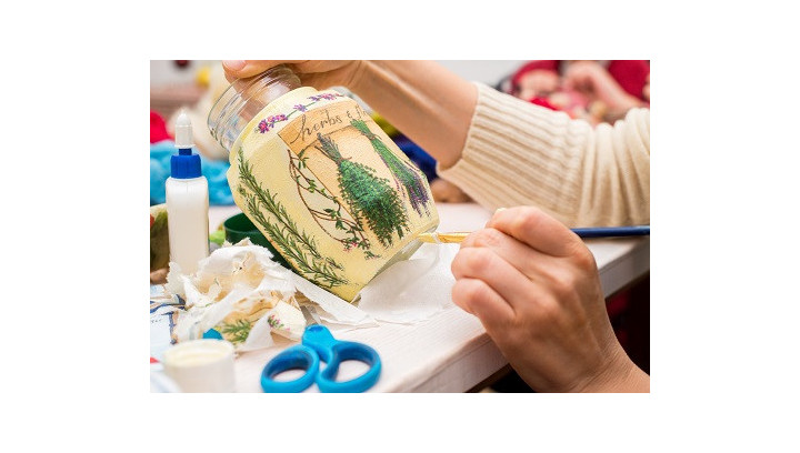 Jak zacząć przygodę z decoupage? Porady dla początkujących